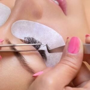 Full Set of Classic Eyelash Extensions and Eyebrow Threading at  Dubai